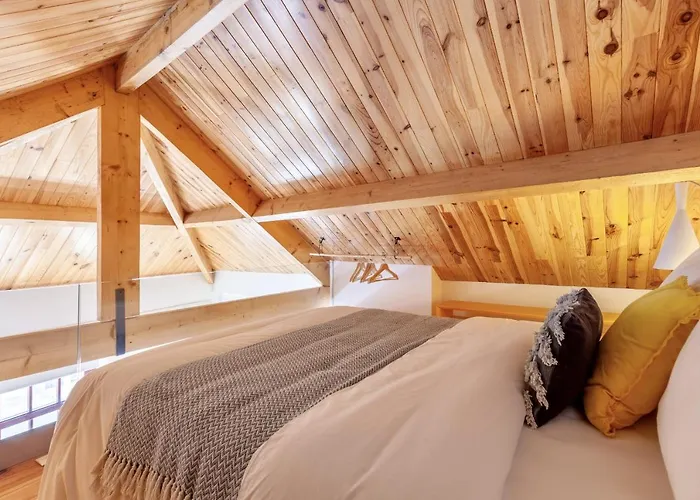 D&s - Falling Leaves Apartment *